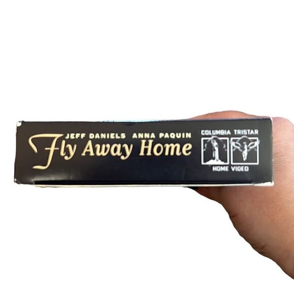 Fly Away Home VHS Home Video Movie Jeff Daniels Anna Paquin Family Drama - Picture 6 of 8
